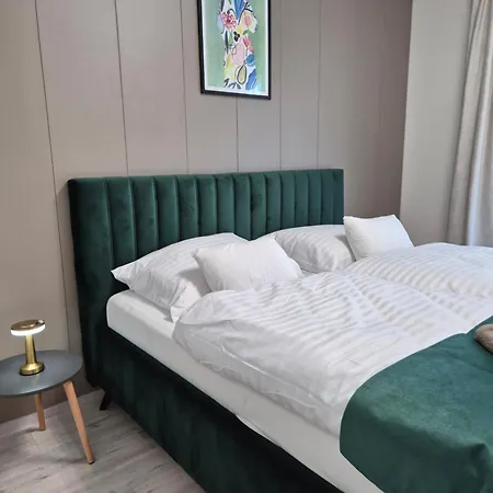 Apartment Alfa With Private Garden And Free Garage Parking
