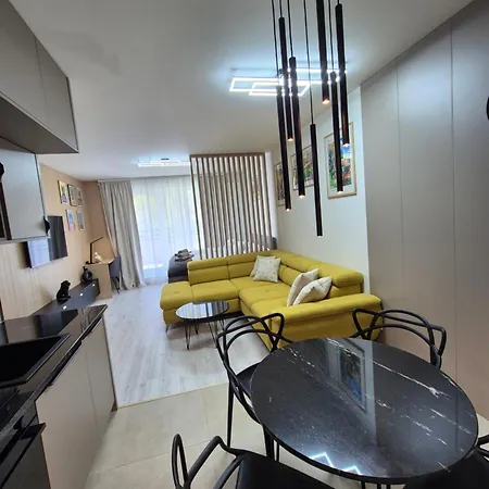 アパート Alfa Apartment Free Garage Parking Ac Near City Center *