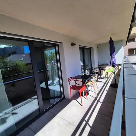 Alfa With Private Garden And Free Garage Parking *