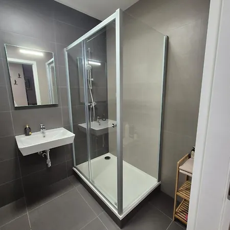 アパート Alfa Apartment Free Garage Parking Ac Near City Center