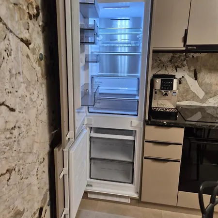 Alfa With Private Garden And Free Garage Parking Apartment *