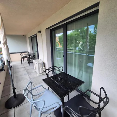 Alfa Apartment Free Garage Parking Ac Near City Center アパート