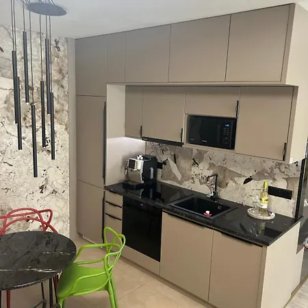 Alfa Apartment Free Garage Parking Ac Near City Center *